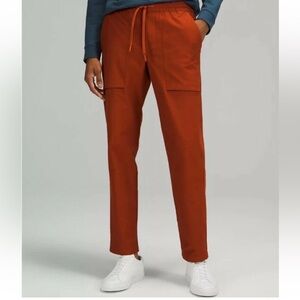 LULULEMON Bowline Pant Men's Size M Aztec Brick Utilitech Stretch